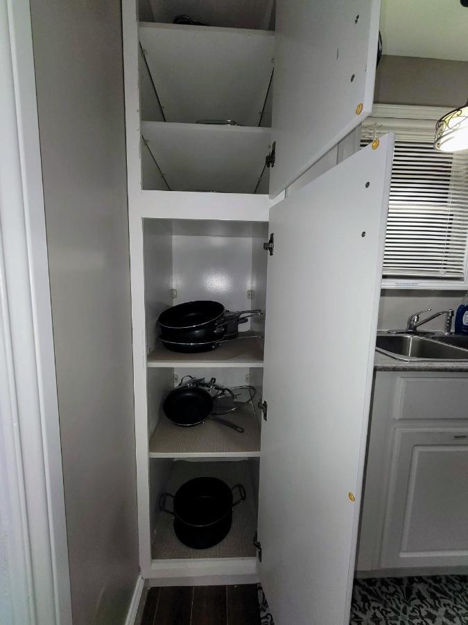 Apartment With Brand New Furniture And Large Parking West Seneca Bagian luar foto